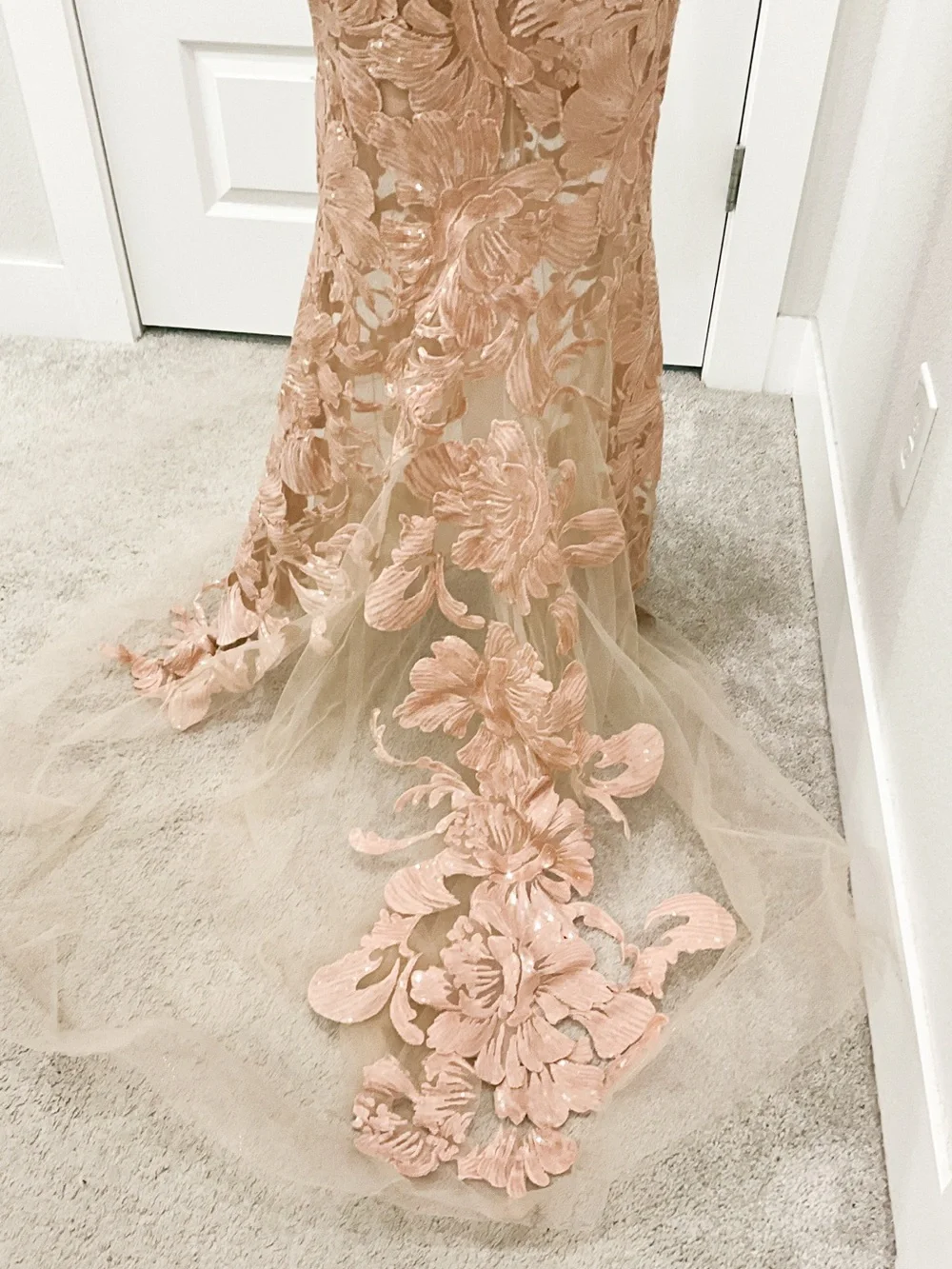 Royal We Blush Rose Gold Floral Appliqué Mermaid Gown Sheer Long Sleeves Size XS